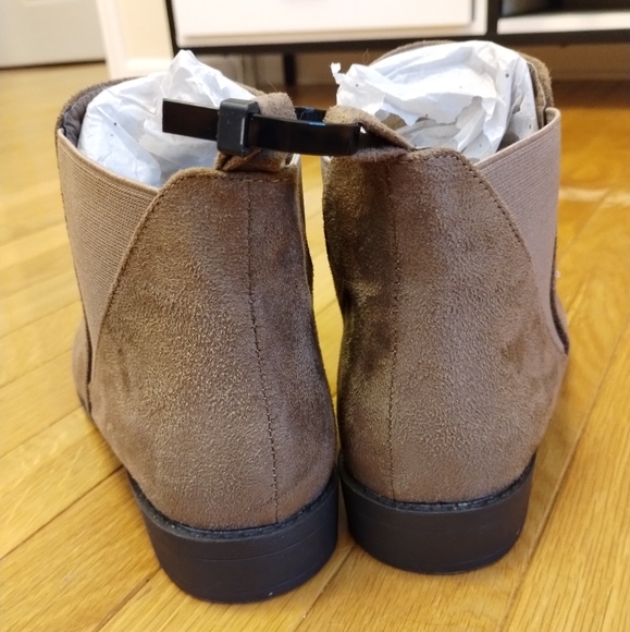 Chelsea Flat Ankle Booties - Picture 10 of 13